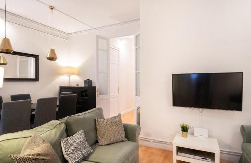 la Vila de Gracia Apartamento | Experience local life in the heart of Gracia, Barcelona