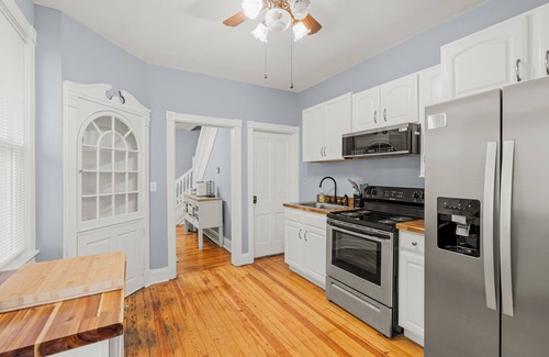 Annville Casa | "Experience Luxurious Living: Remodeled Duplex Retreat Awaits You in Anneville