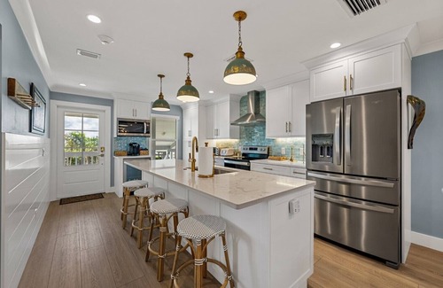 Boca Grande Condominio | Experience luxury at Unit 84, a stunning 2-bedr 2-bath Gulf view condo in Boca Grande