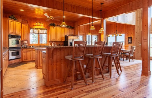 Whittier Casa | Experience luxury at the Whittier Summit Escape