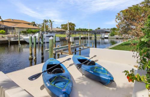 Pelican Casa | Experience Luxury- Gulf Access, Stunning Canal Views, Heated Pool- Villa Avalon - Roelens