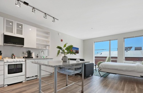 Crossroads Arts District Condominio | Experience Luxury Living with Spectacular Amenities at Your Fingertips 329