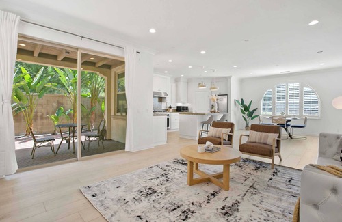 Woodbury Casa | Experience Luxury Living at Hanging Garden Retreat: Amazing Royal Getaway #58