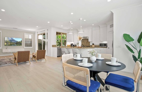 Woodbury Casa | Experience Luxury Living at Hanging Garden Retreat: Amazing Royal Getaway #58