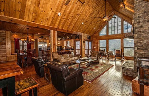 Bryson City Cabina | Experience mountain serenity at Millstone Lodge