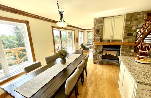 Sainte-Adele Chalet De Esquí | Experience Nature’s Beauty: Rent Our Charming Cottage