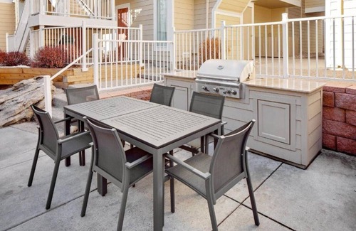Jefferson Park Casa | Experience our Renown Downtown Denver Hotel