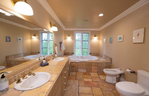 Calgary Otro | Experience Rustic Luxury at a Working Cattle Ranch