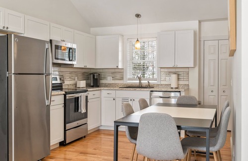 Southern Coast Apartamento | Experience Saco in Style: Elegant, Newly Upgraded Home