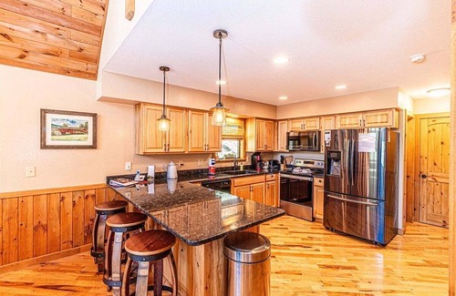 Bryson City Cabina | Experience serene forest views at the Mountain Loft