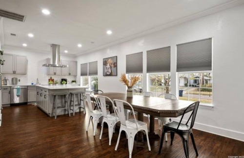 Highland Park Casa | Experience Serenity in a 4BR 3BA Downtown Home