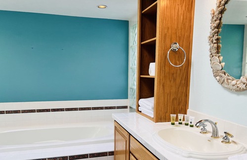 Madras Casa | Experience Serenity with Mountain Views & Home Gym