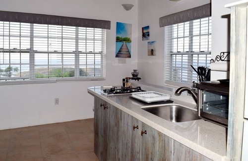 Altona Apartamento | Spacious Studio Loft with a beautiful ocean view.