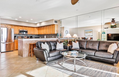Independence Square Condominio | ¡Relájate y vive el estilo de vida de Indian Rocks con las arenas suaves y brillantes!