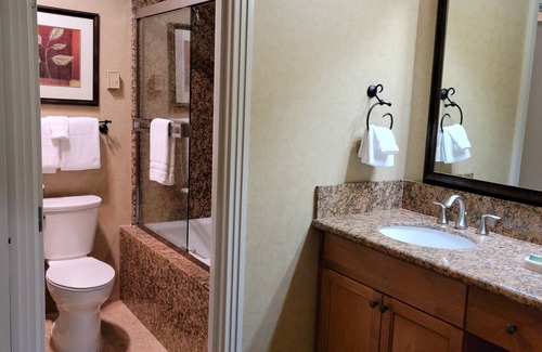 Tahoe Village Complejo | Experience Tahoe's Ski Scene at Holiday Inn Club Vacations Tahoe Ridge Resort