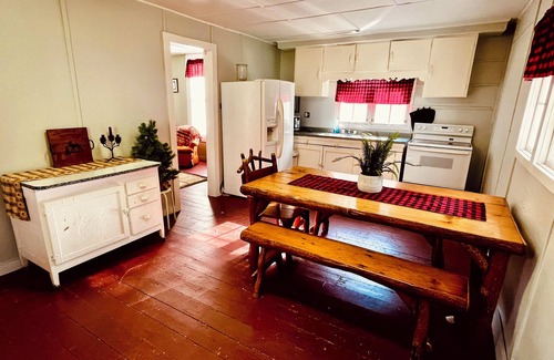Caroga Lake Cabina | Experience the ADK’s @ Caroga Lake rustic camp-beach, golf, hike, concerts, bike