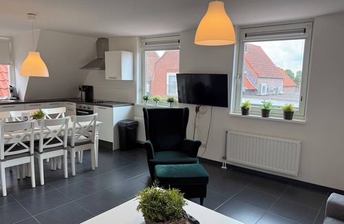 Ouddorp Casa | Experience the liveliness of the village of Ouddorp, but also be close to the endless natural beauties of Goeree-Overflakkee.