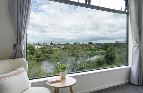 Hamilton Casa | Experience The Magic of Riverside Living - 5 beds