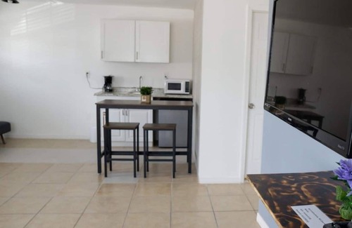 Carver City - Lincoln Gardens Apartamento | This studio is a 1 bedroom(s), 1 bathrooms, located in Tampa, FL.