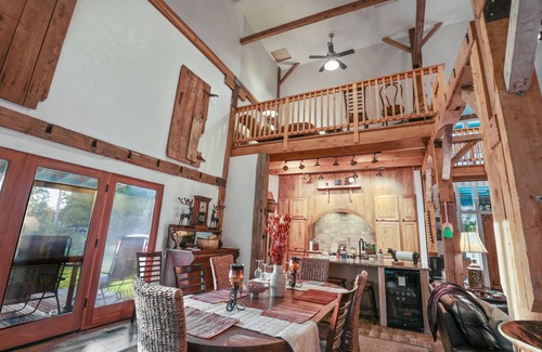 Utica Casa | ¡Se restauraron los equipos deportivos BARN-travel de 1800!