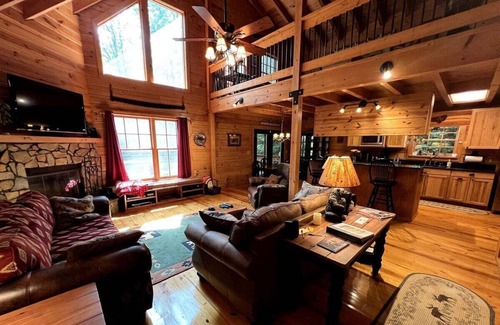 Bryson City Cabina | Experience the serene beauty of Bryson City at Gentle Bear Lookout