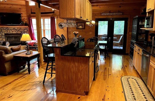 Bryson City Cabina | Experience the serene beauty of Bryson City at Gentle Bear Lookout