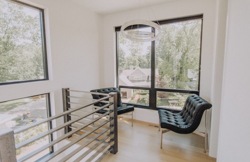 Benton Harbor Casa | Experience the Ultimate in Luxury Living at the Hill House
