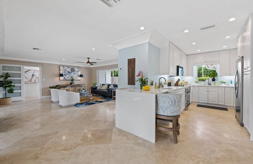Bermuda Riviera Casa | Experience the Florida Sun at Beach Bunny, a Sunny Private Heated Pool Getaway!