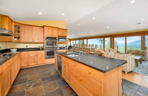 Intervale Casa | Experience tranquility in the White Mountains, incredible views await.