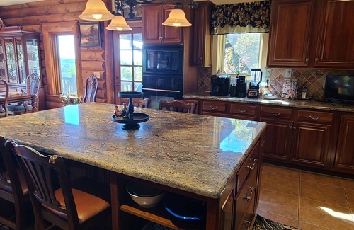 Ferguson Cabina | Experience Tranquility at Trinity Lodge, your Mountain Oasis in Leatherwood Moun