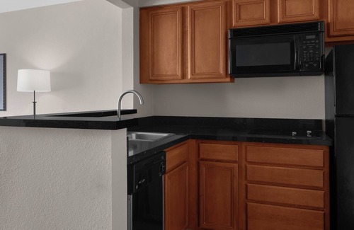 Renton Casa | Experience Utmost Comfort! Free Airport Shuttle, Free Parking, Full Kitchen!