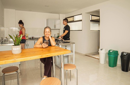 Estadio Apartamento | Experiencia Única: Habitación Privada en Medellín con baño privado