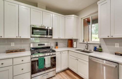 Meadow Lakes Casa | Explore Alaskas Playground Modern Wasilla Escape
