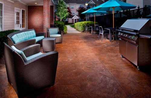 Homewood Apartamento | Explore Birmingham's Best! Pet-Friendly, Free Breakfast!