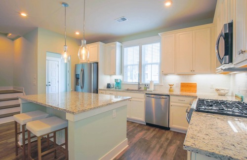 North Charleston Casa | Explore Charleston & Its Beaches From This Dog Friendly, Two Story Home Within Park Circle