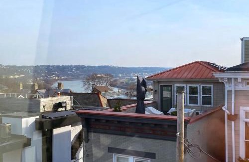 Mount Adams Casa | Explore Downtown and Mount Adams with River Views