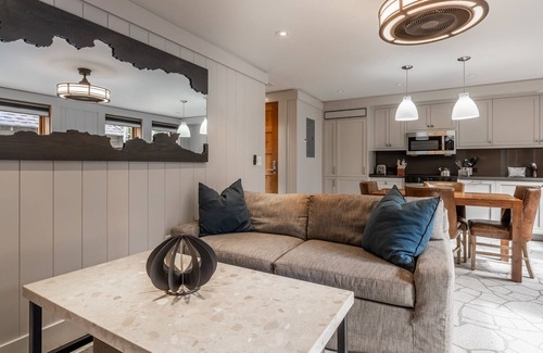 Homewood Cabaña | Spend Summer at North Lake Tahoe! Cozy Cottage Near Ski Resort and Beach, Ideal for Couples