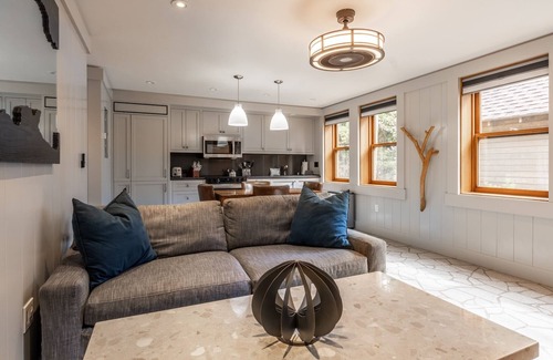 Homewood Cabaña | Spend Summer at North Lake Tahoe! Cozy Cottage Near Ski Resort and Beach, Ideal for Couples