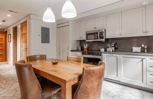 Homewood Cabaña | Spend Summer at North Lake Tahoe! Cozy Cottage Near Ski Resort and Beach, Ideal for Couples