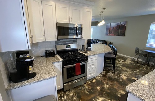 New Harmony Casa | ¡Explore y camine por el sur de Utah @ Zion's Roost!