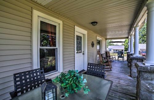 Geneva-on-the-Lake Apartamento | Explore Lake Erie and Strip From Quaint Apartment!