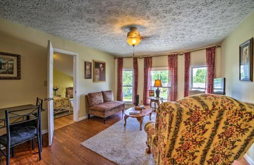 Geneva-on-the-Lake Apartamento | Explore Lake Erie and Strip From Quaint Apartment!