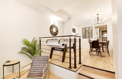 Parc-de-Montsouris Apartamento | Explore Local Bakeries from a Boho Artist Loft