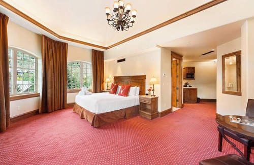 Vail Hotel | Explore More of Vail! Onsite Restaurant, Hot Tub, Close to Eagle Bahn Gondola!
