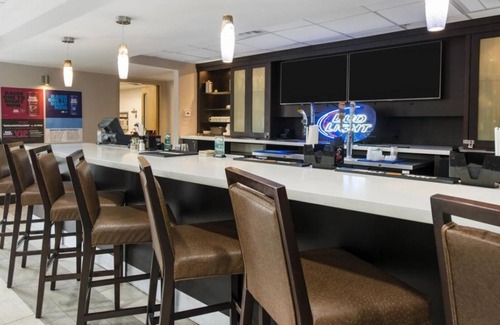 Savannah Casa | Explore Orlando Vineland Premium Outlets! 3 Comfortable Units, Free Parking