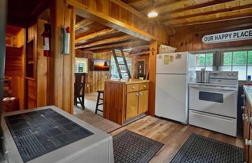 Wetmore Cabina | Explore Pictured Rocks/Hiawatha Forest/Munising on Lost Lake-Kayak, Bike, ORV