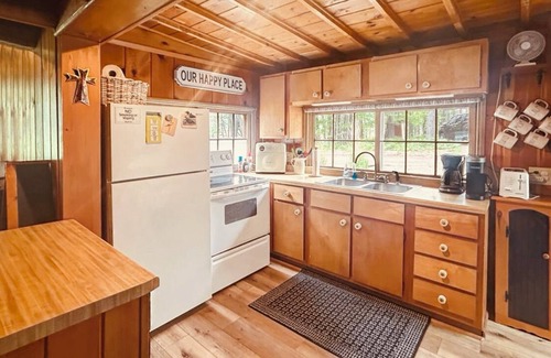 Wetmore Cabina | Explore Pictured Rocks/Hiawatha Forest/Munising on Lost Lake-Kayak, Bike, ORV