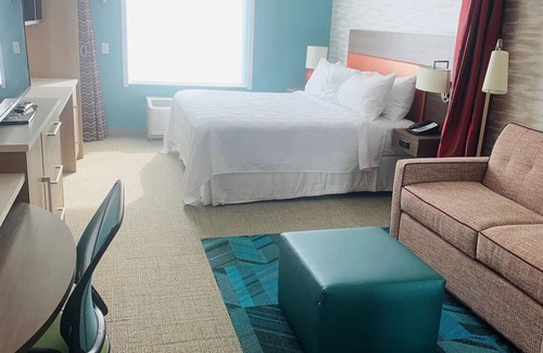 Wilmington Hotel | Explore, Stay, Relax! 3 Relaxing Units w/ Kitchen! Close to Wrightsville Beach!