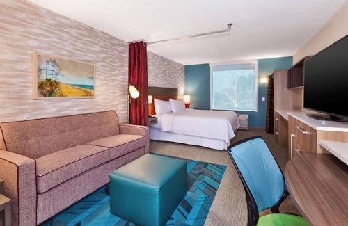 Wilmington Hotel | Explore, Stay, Relax! 3 Relaxing Units w/ Kitchen! Close to Wrightsville Beach!