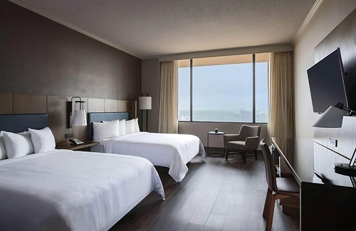 Nashville Hotel | Explore the Adventure Science Center! Pool, Parking & Airport Shuttle!